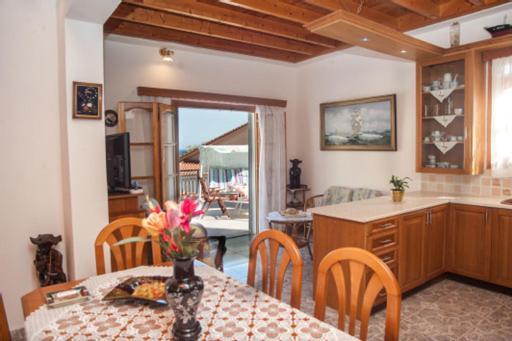 Fernanda'S Traditional 2 Floor House Villa Poros  Esterno foto