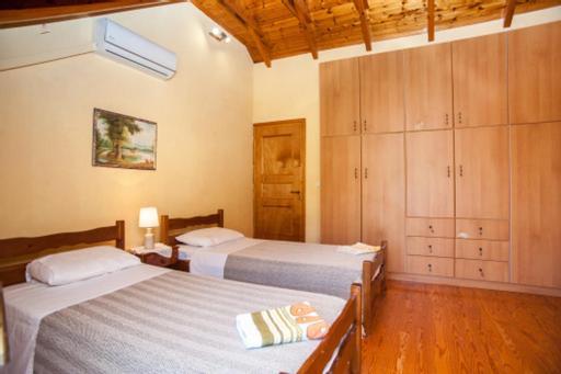 Fernanda'S Traditional 2 Floor House Villa Poros  Esterno foto